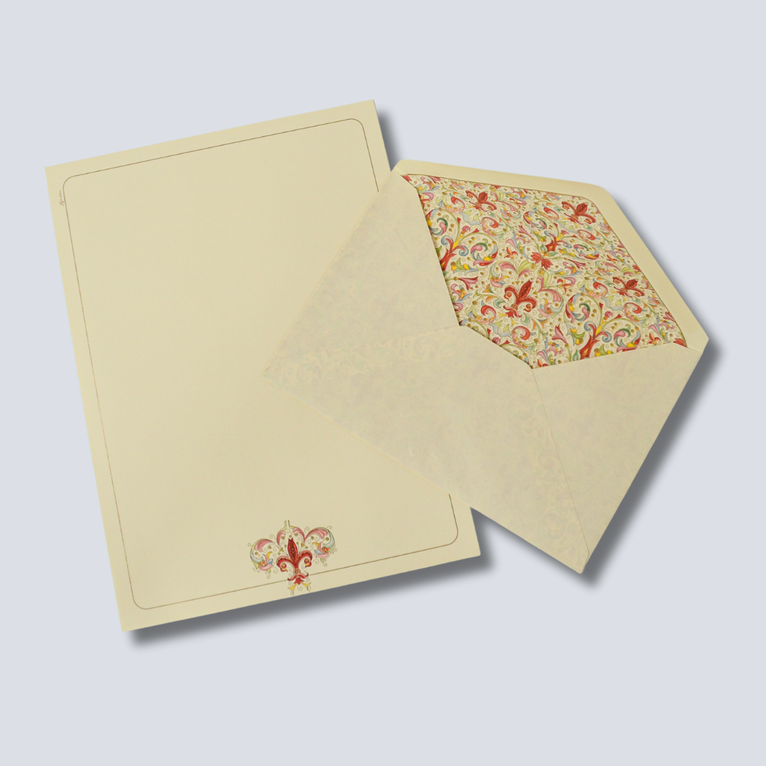 Giglio柄レターセットの内側と外側。封筒内面にまで装飾が施された上品な仕上がり。