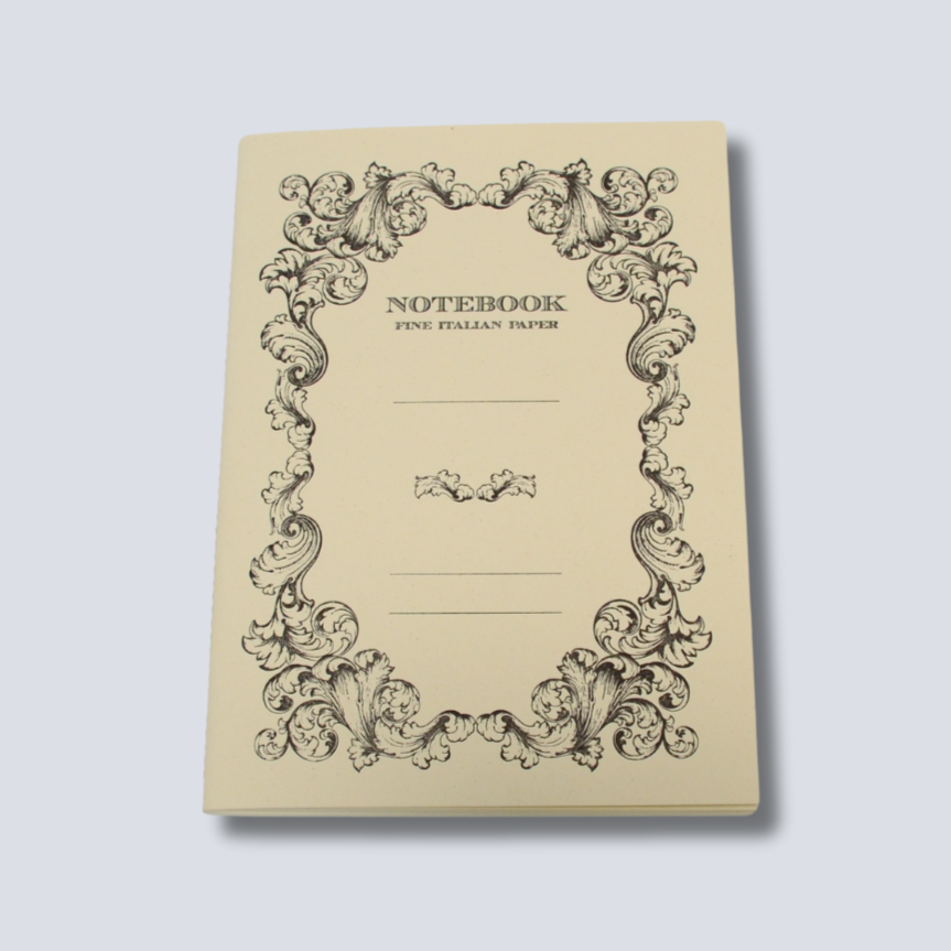 クラシックな装飾枠が印象的なシトラス柄のイタリア製ノートの表紙