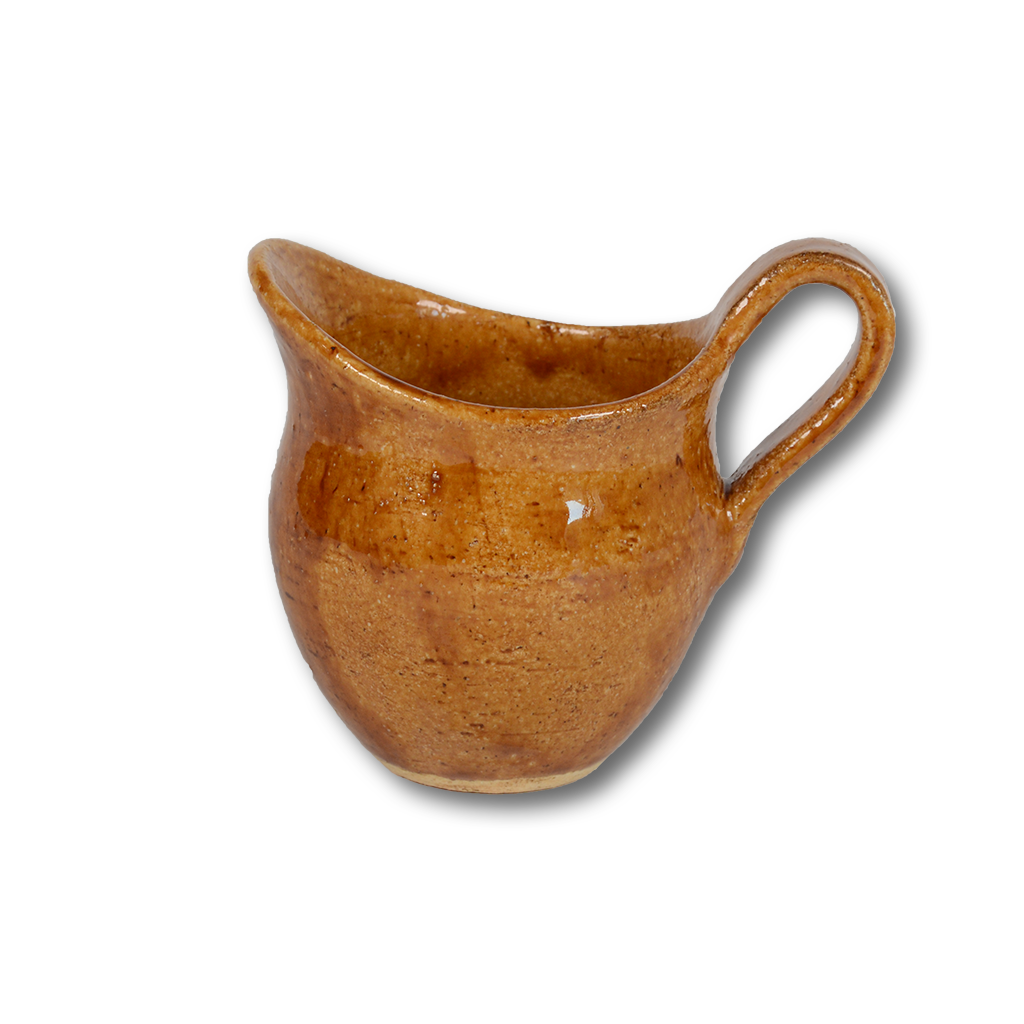 陶器作家による水差し「Bark Brown」小サイズ。持ち手付きの丸みのあるフォルム。