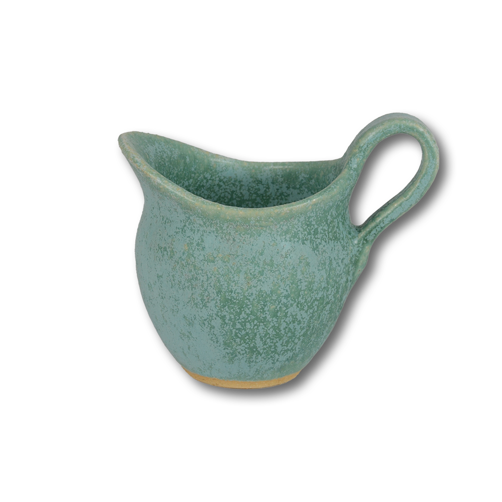 青緑の釉薬が美しい陶器の水差し「Water」小サイズ。丸みのあるフォルムと持ち手付きのデザイン。